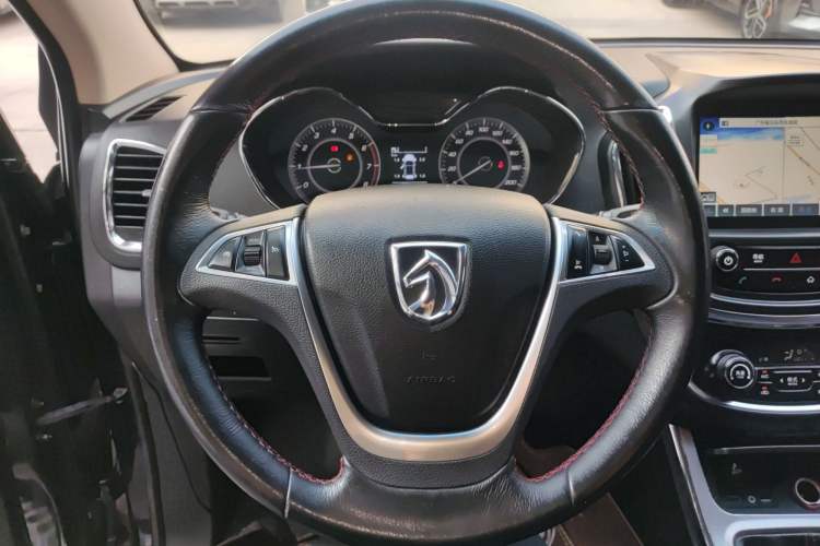 Used Baojun 560 2015 1.8L manual luxury version