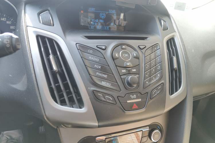 Used Ford Focus 2012 Hatchback 1.6L Manual Fashion Edition
