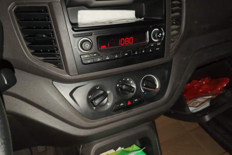 Used Wuling Hongguang V 2019 1.5L Jingqu Version China VI LAR