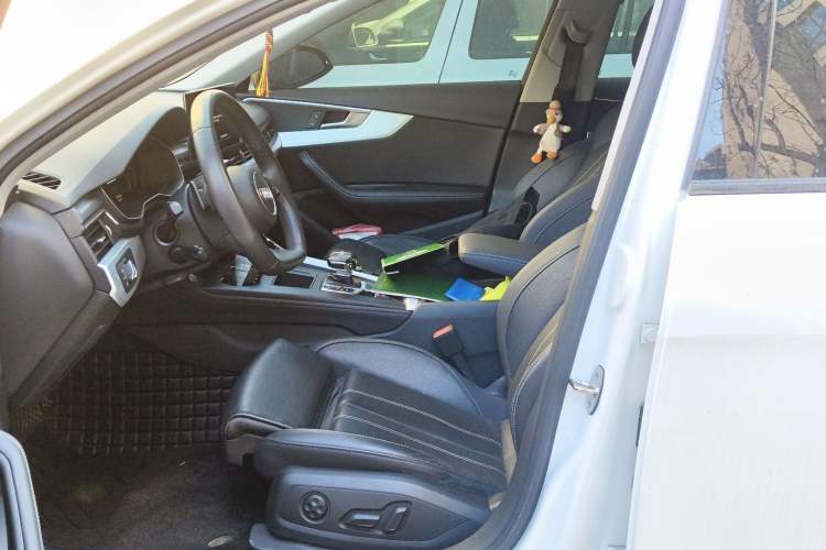 Used Audi A4L 2022 40 TFSI Luxury Dynamic Model