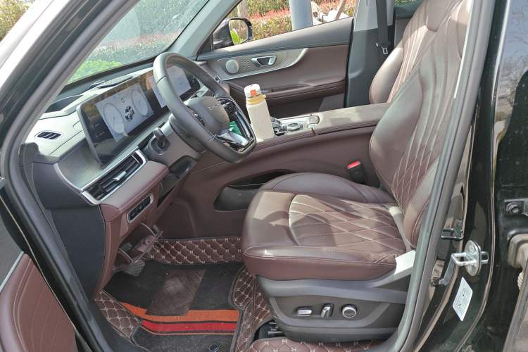 Used Chery Tiggo 8 PRO 2024 Champion Edition 390T Two-Wheel Drive Aoshi Version 5 Seats