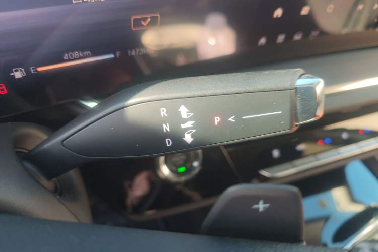 Used Buick Envision 2025 Encore Plus 28T Two-Wheel-Drive Platinum Edition
