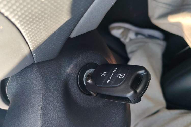 Used Hyundai Verna (older generation) 2014 1.4L Manual Smart GLS Trim Vehicle Key