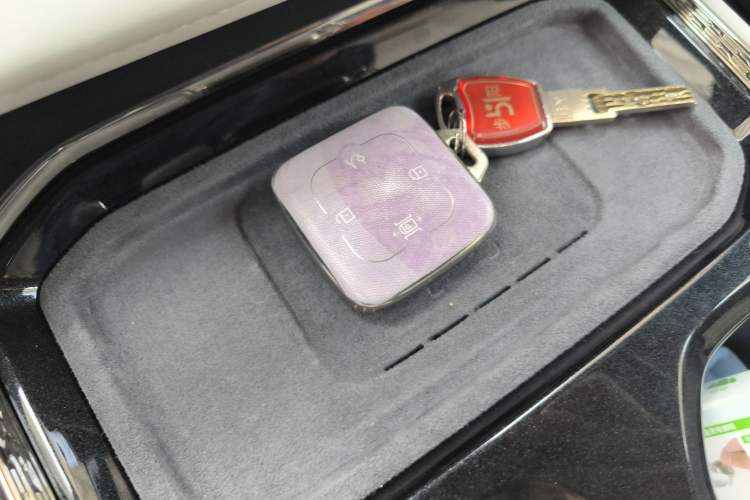 Used Zeekr 009 2024 7-Seater Walk-Through Version Four-Wheel Drive 108 kWh