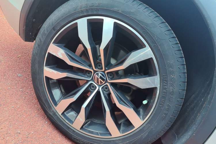 Used Volkswagen Tiguan L 2021 330TSI Automatic Two-Wheel Drive R-Line Enhanced Edition Right Rear Wheel Hub