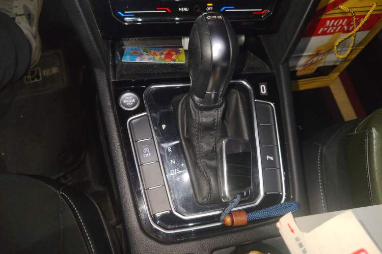 Used Volkswagen FAW-Volkswagen CC 2021 Estate Car 330TSI Hunter Vision Edition Gear Lever