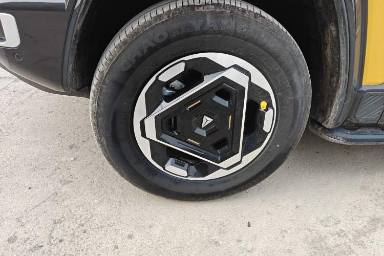 Used Deepal G318 2025 Worry-Free Cross-Country Edition Four-Wheel Drive Distant Mountains Version Exterior 4