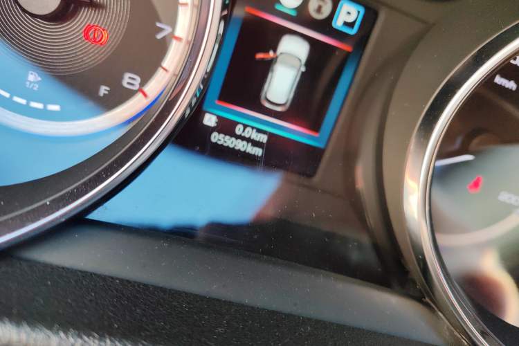 Used Dongfeng Aeolus AX4 2017 1.6L DCT Trendy Style