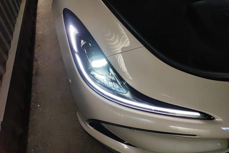 Used IM L6 2024 Max Standard Edition Right Front Headlight