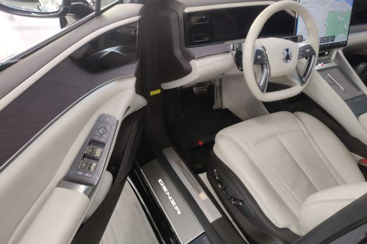 Used Denza Z9 2024 1100 km Four-Wheel Drive Max Version
