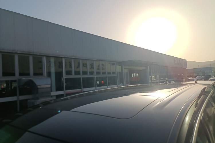 Used Denza D9 2022 DM-i 970 Four-Wheel Drive Prestige Model Roof