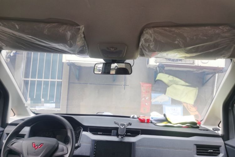 Used Wuling Hongguang PLUS 2019 1.5T Manual Standard Edition 5 Seats
