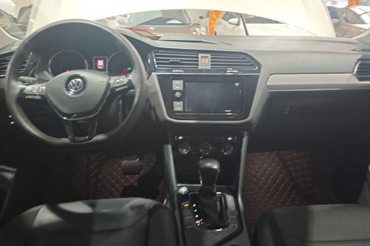 Used Volkswagen Tiguan L 2018 Facelift 330TSI Automatic Two-Wheel Drive Luxury Edition