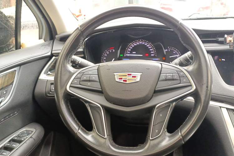 Used Cadillac XT5 2016 25T Luxury Model
