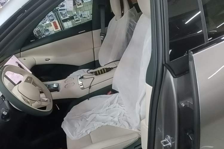 Used Xiaomi Auto YU7 2025 Ultra-Long Range Rear-Wheel Drive Version
