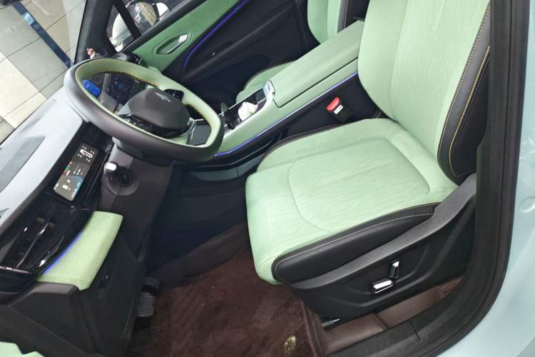 Used Livan Livan 7 2023 605km Hunter Light