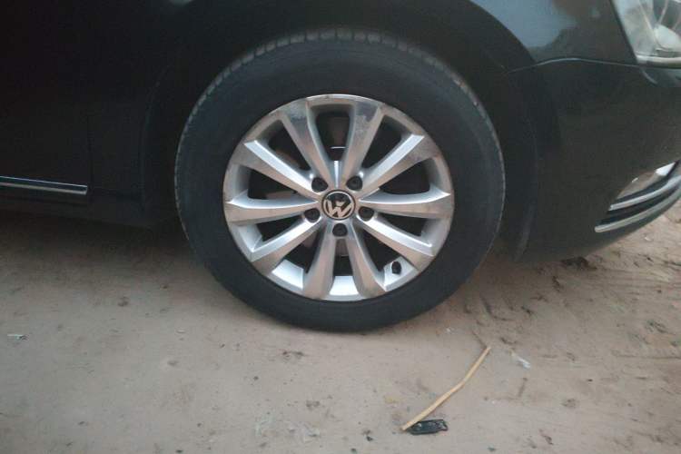 Used Volkswagen Magotan 2015 Facelift 1.8TSI Luxury Model Right Front Wheel Hub