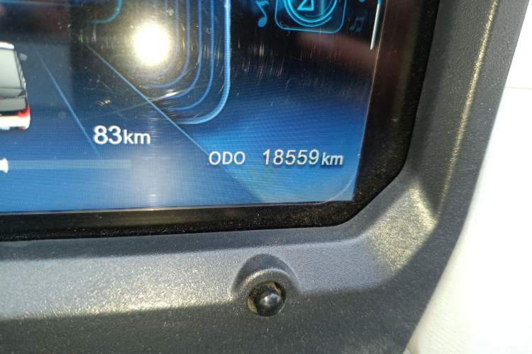 Used Chery QQ Ice Cream 2022 170km Sundae Phosphate Lithium-Ion