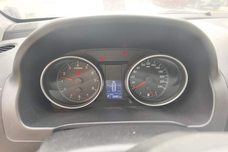 Used Haval H6 2013 Upgraded Model 2.4L Automatic Two-Wheel Drive Elite Version Instrument Cluster