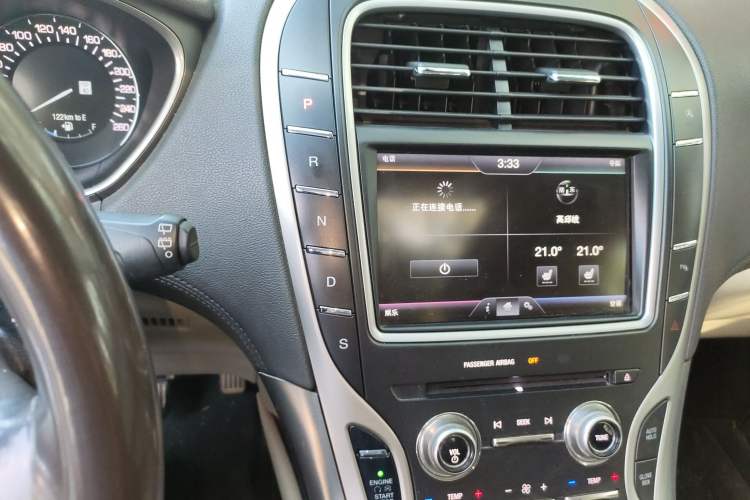 Used Lincoln MKX 2015 2.0T Two-Wheel Drive Deluxe Edition