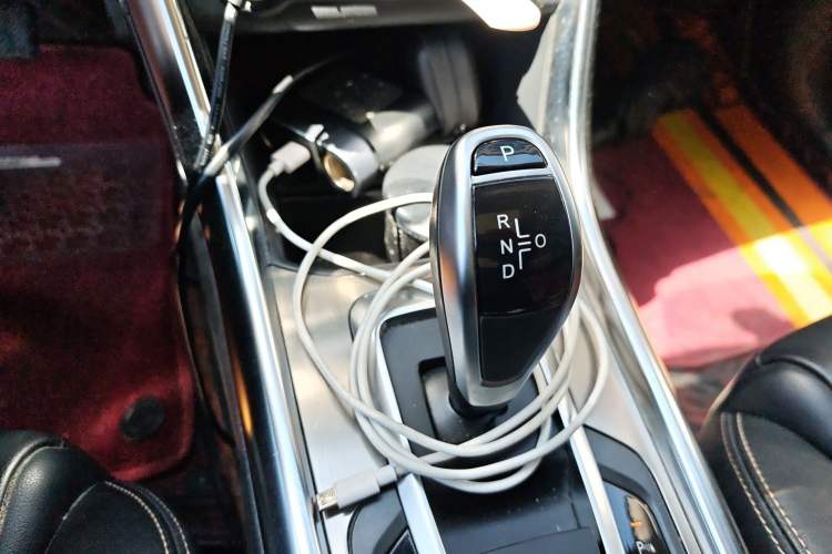 Used BYD Song New Energy 2017 Song DM 1.5TID All-Wheel Drive Prestige Model Gear Lever