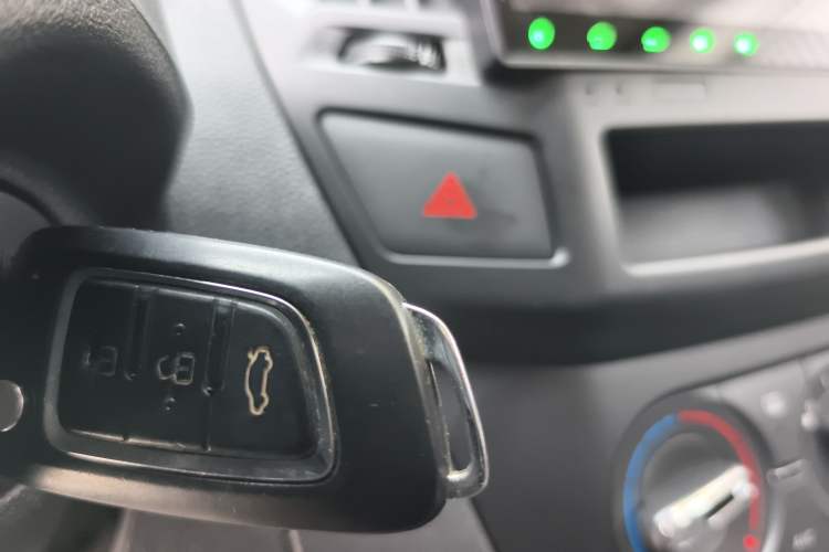 Used Dongfeng Aeolus AX3 2016 1.5L Automatic Shangkue Model
