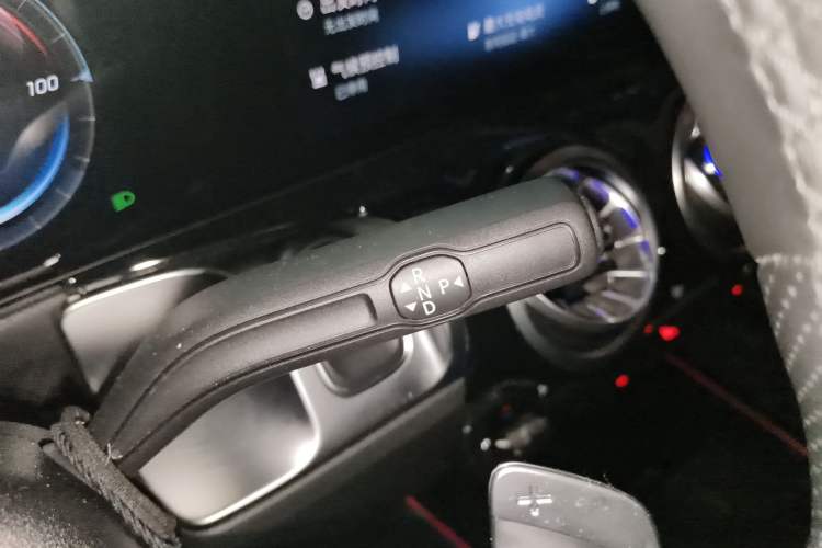 Used Mercedes-Benz EQB 2022 EQB 350 4MATIC First Edition Special Version Gear Lever