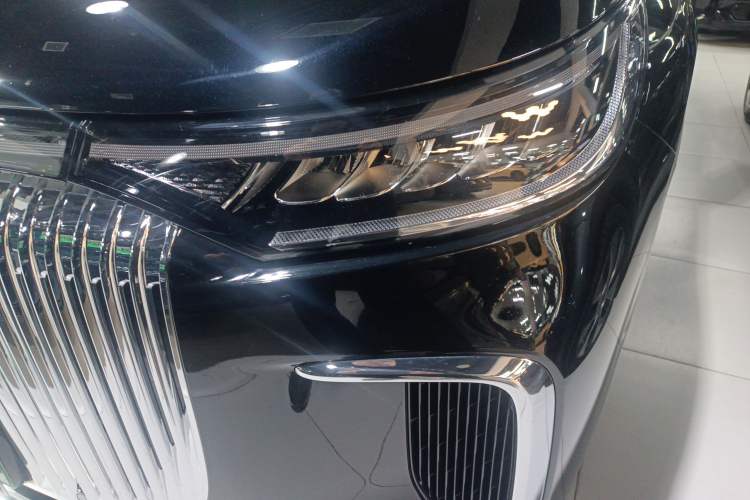 Used VOYAH Dream 2025 PHEV Four-Wheel Drive Prestige Kunpeng Edition
