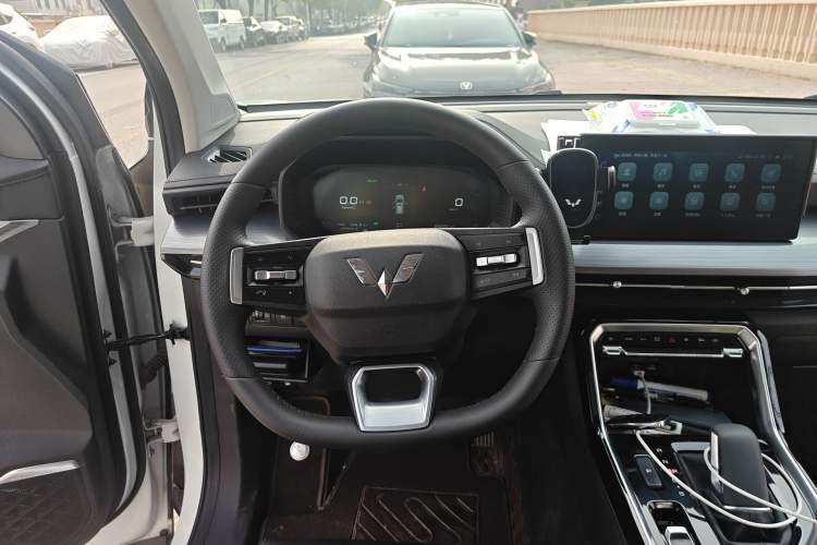Used Wuling Asta 2022 2.0L DHT Electric-Speed Version Steering Wheel