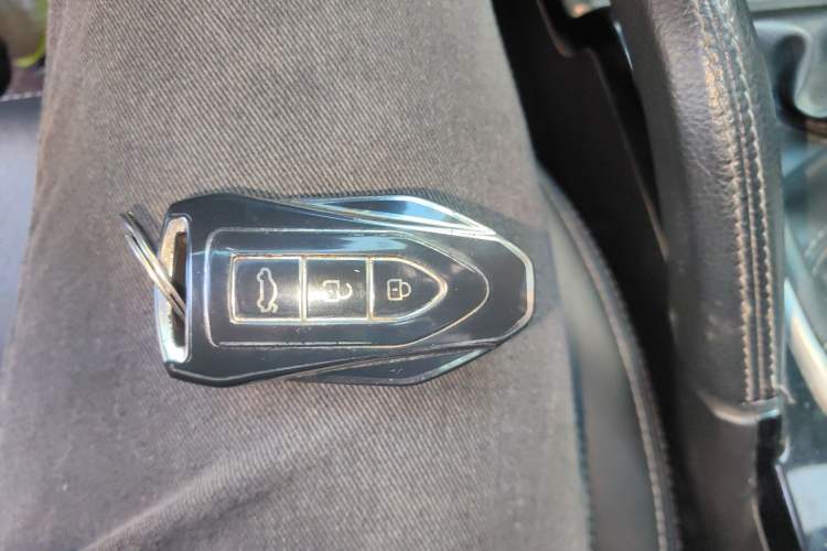 Used Zotye SR7 2016 1.5T Manual Cube Heart Edition China IV Standard