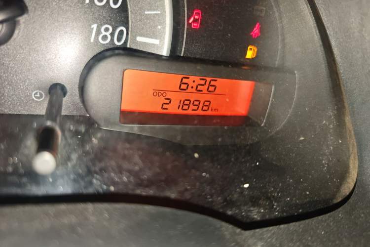 Used Nissan March 2015 1.2L Manual Easy-Enjoy Version
