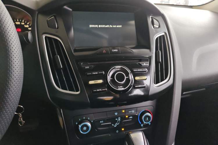 Used Ford Focus 2018 Sedan Classic 1.6L Automatic Trendy SmartDrive Edition Audio And AC Panel