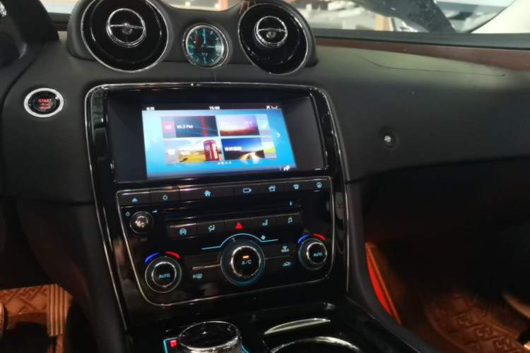 Used Jaguar XJ 2016 XJL 2.0T Two-Wheel-Drive Elegant Business Edition
