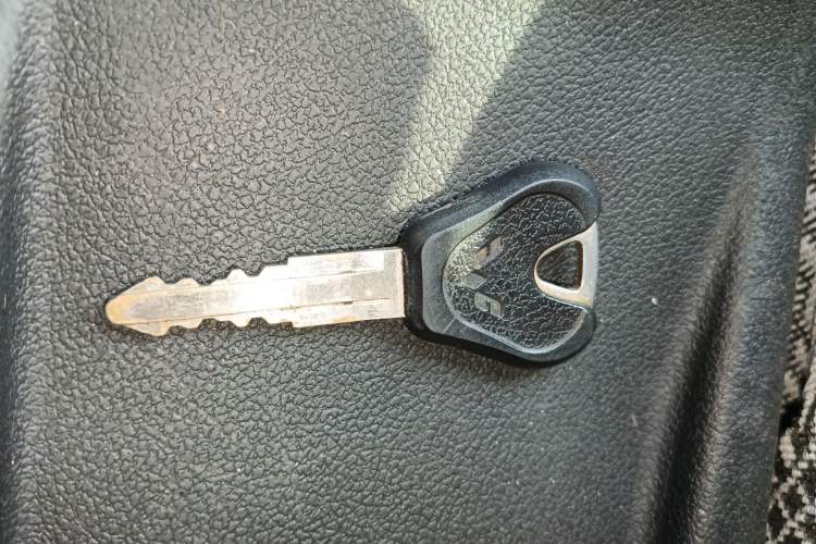 Used Wuling Zhiguang 2020 1.2L Practical Model China VI LSI Vehicle Key