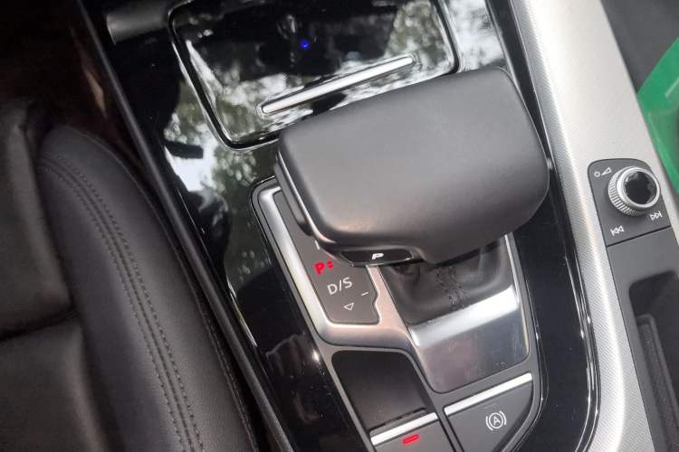 Used Audi A5 2022 Sportback 40 TFSI Fashionable and Dynamic Model Gear Lever