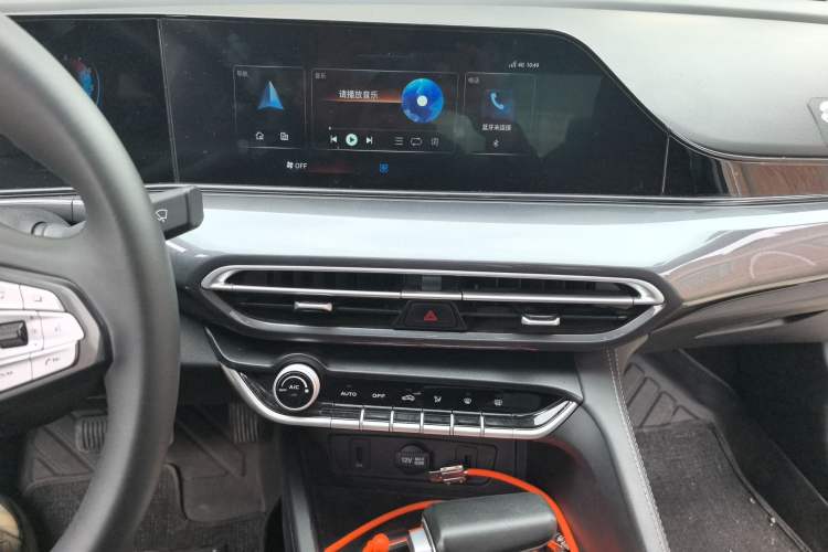 Used CHANGAN Eado 2020 PLUS Blue Whale NE 1.4T GDI DCT Prestige Model Audio And AC Panel