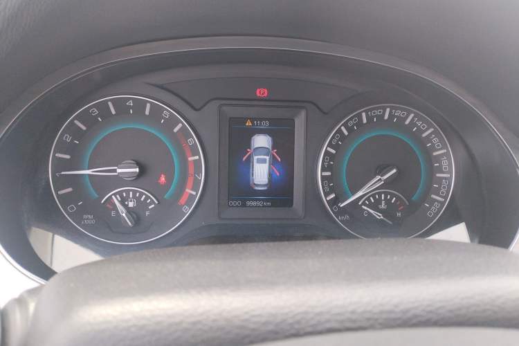 Used Haval H2 2017 Red-Label 1.5T Manual Two-Wheel-Drive Elite Model Instrument Cluster