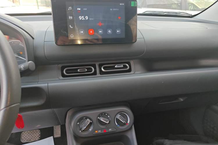 Used Wuling Hongguang New Energy 2024 All-Electric Model 300KM Standard Version
