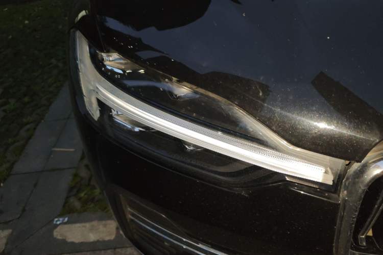 Used Volvo XC60 2024 B5 4x4 Smart Luxury Edition Right Front Headlight