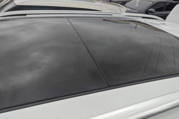 Used Volkswagen Tiguan L 2023 Restyled 330TSI Automatic Two-Wheel Drive R-Line Enhanced Comfort Version
