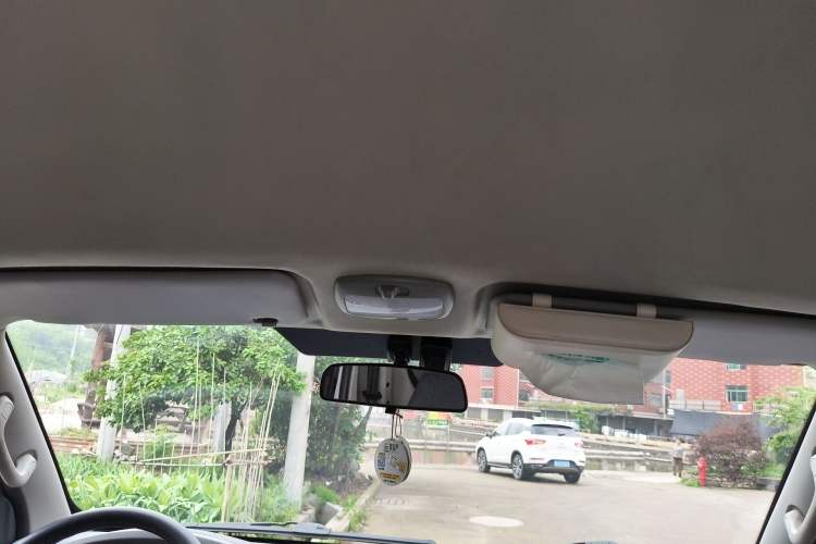 Used Foton Scenic G7 2021 2.4L Gasoline Commercial Version Long Wheelbase High Roof 6-Seater with Clear Windows Model 4K22D4M
