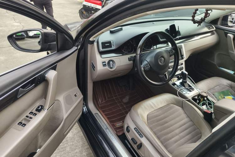 Used Volkswagen Magotan 2012 Facelift 2.0 TSI Prestige Model