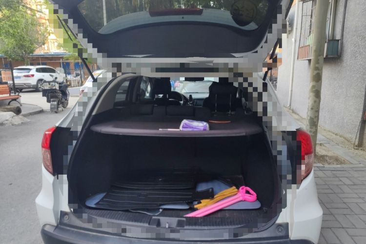 Used Honda Vezel 2015 1.5L CVT two-wheel drive Comfort trim Trunk