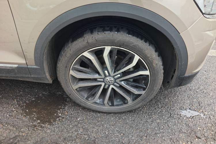 Used Volkswagen T-ROC 2019 280TSI DSG Two-Wheel Drive Comfort Version China VI Standard
