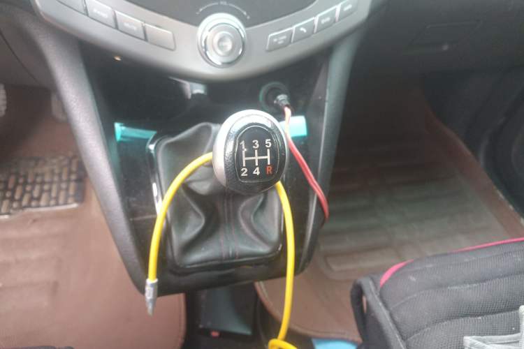 Used BYD S6 2014 2.0L Manual Luxury 5-Seater