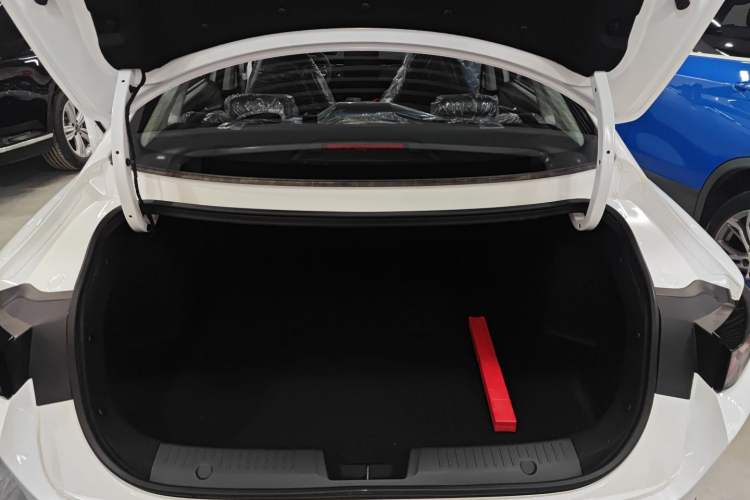 Used Changan Eado 2025 Blue Whale 1.5T 500Bar Prestige Model