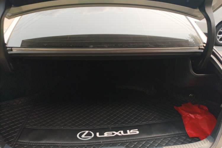 Used Lexus ES 2022 200 Excellence Edition Trunk