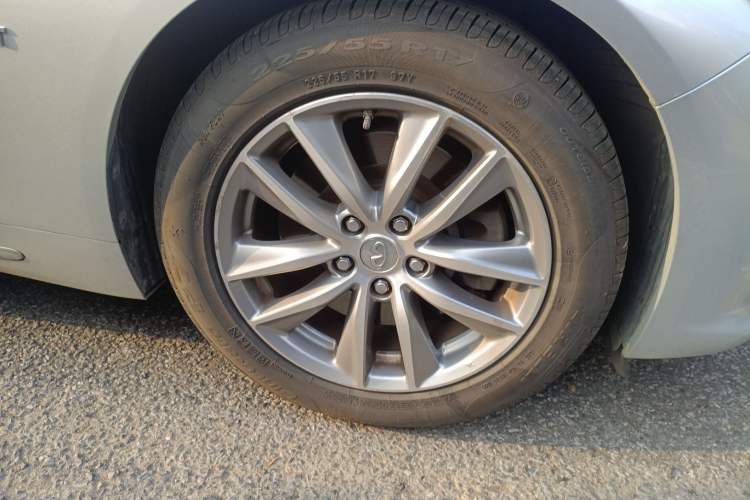 Used Infiniti Q50L 2016 2.0T Enjoyment Edition Right Front Wheel Hub