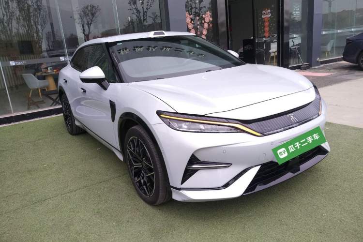 Used BYD Song L EV 2025 Intelligent Driving Version 602 km Range LiDAR-equipped All-Wheel-Drive Type Front Right 45 Deg