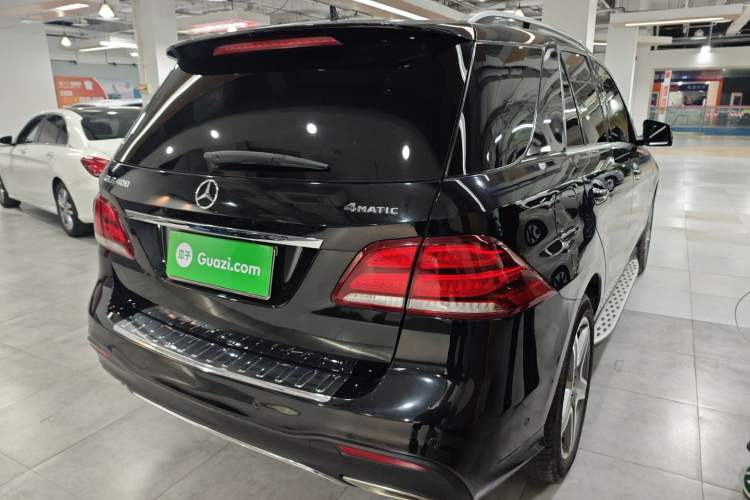 Used Mercedes-Benz GLE 2018 GLE 400 4MATIC Exclusive Edition Rear Right 45 Deg